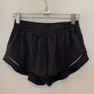 Lululemon Hotty Hot LowRise Short 2.5in Black